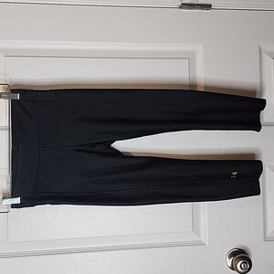 Under Armour Women's HeatGear No-Slip Waistband Capris SEE MEASUREMENTS (XS?)